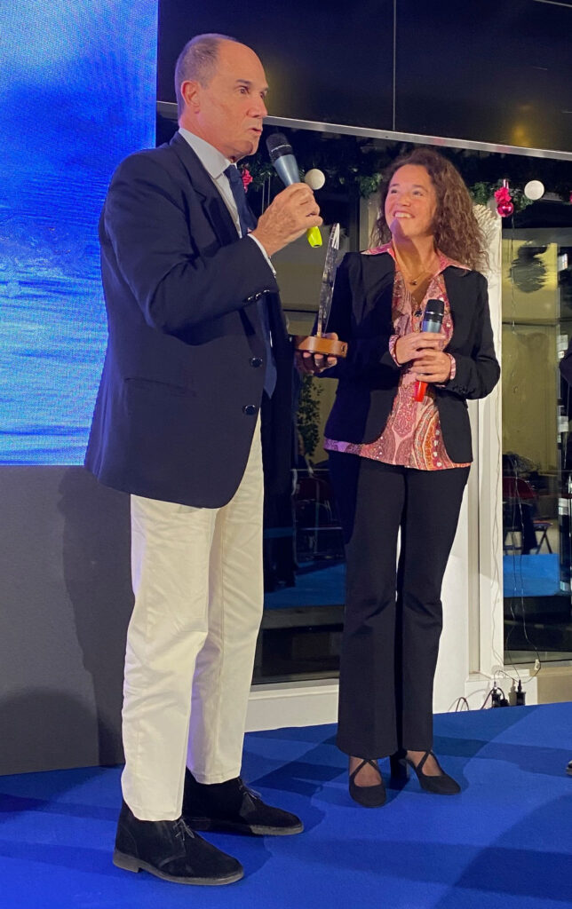 Questa immagine ha l'attributo alt vuoto; il nome del file è Jasna-tuna--644x1024.jpg