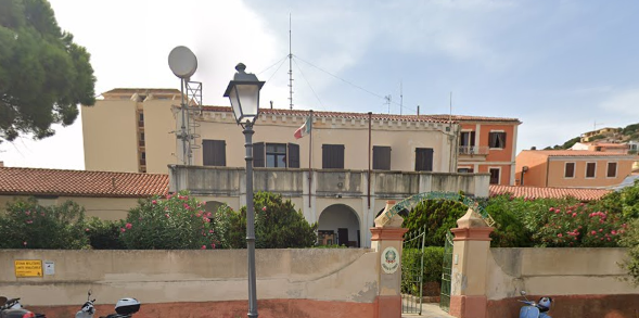 Questa immagine ha l'attributo alt vuoto; il nome del file è La-maddalena-gdf.png