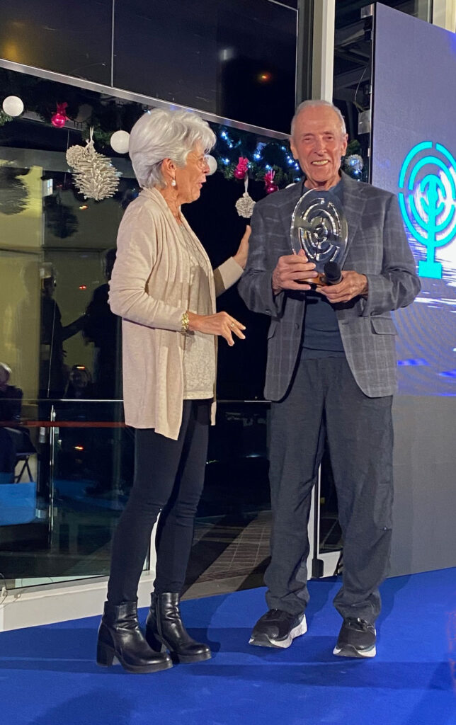 Questa immagine ha l'attributo alt vuoto; il nome del file è Michael-Mcgettingam-644x1024.jpg