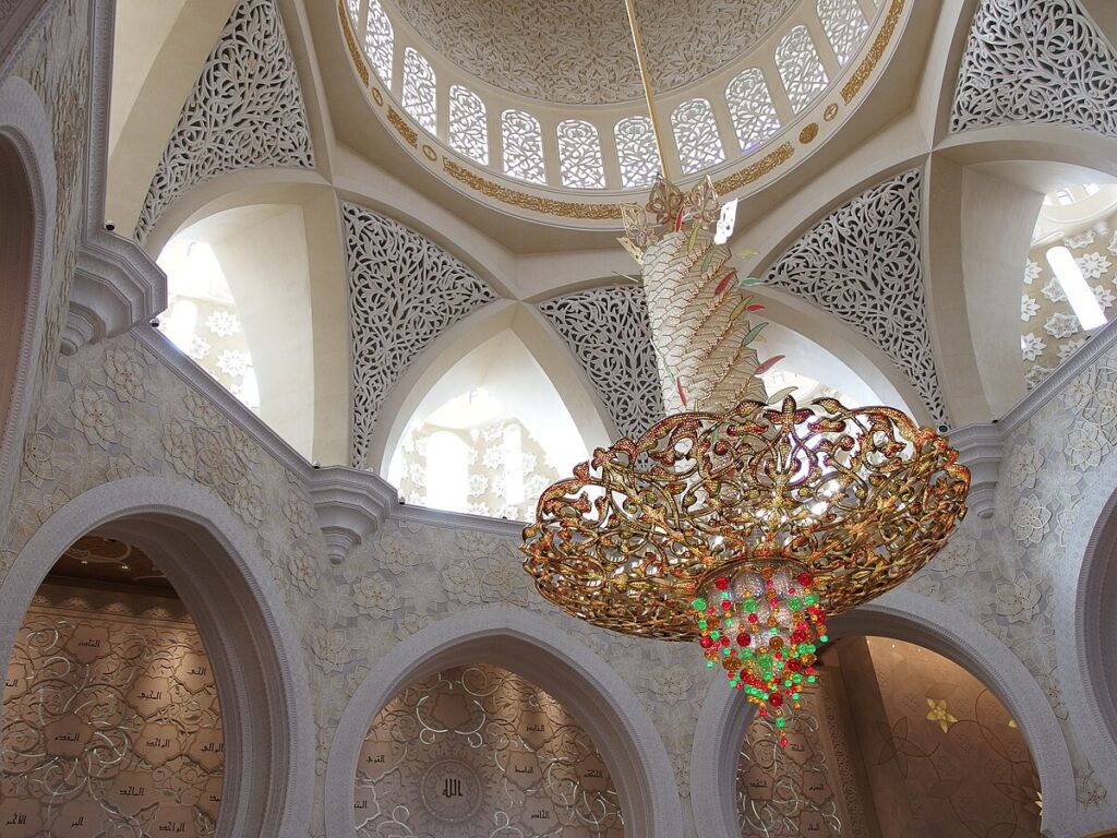 Questa immagine ha l'attributo alt vuoto; il nome del file è Sheikh_Zayed_Grand_Mosque_@_Abu_Dhabi_15858074729-1024x768.jpg