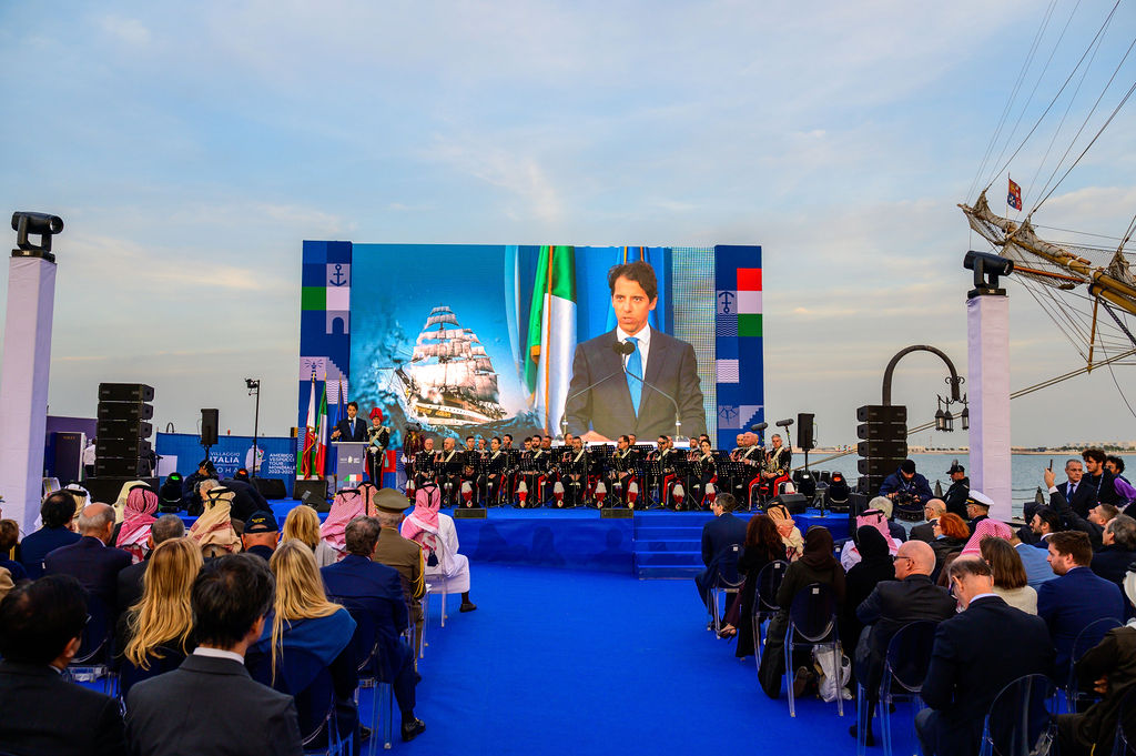 Questa immagine ha l'attributo alt vuoto; il nome del file è Tour-Mondiale-Vespucci-Villaggio-Italia-Doha-Ambasciatore-dItalia-presso-lo-Stato-del-Qatar-Paolo-Toschi.jpg