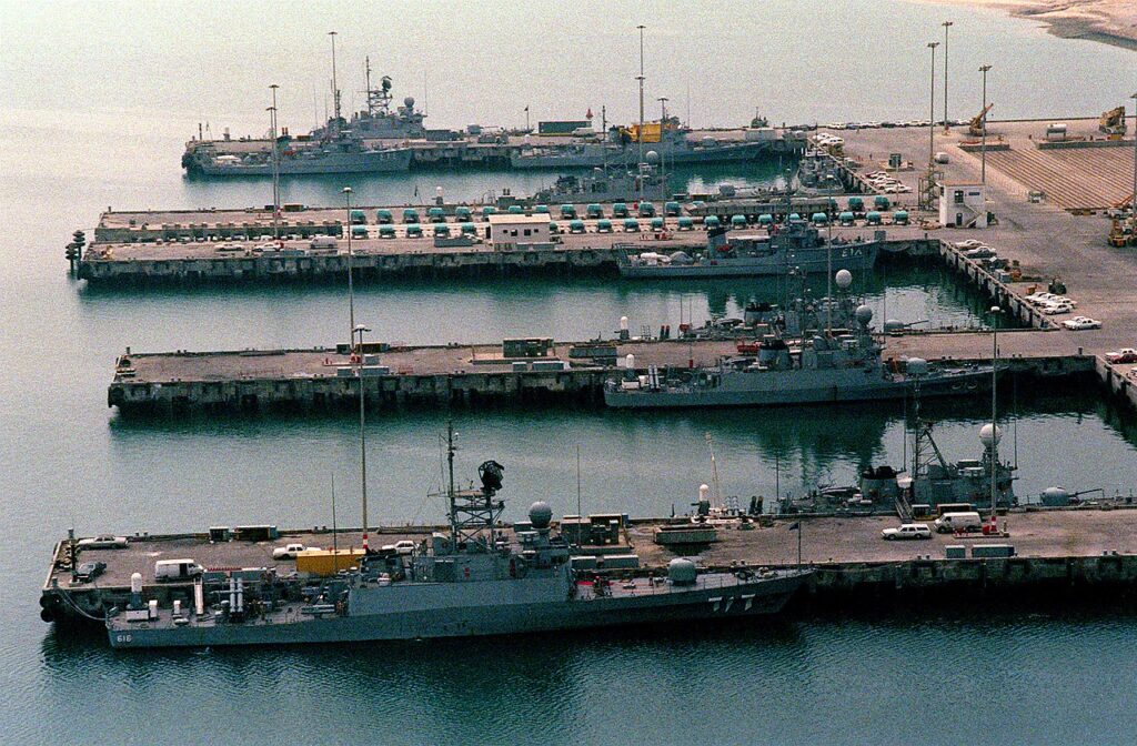 Questa immagine ha l'attributo alt vuoto; il nome del file è Saudi_Navy_Desert_Sheild-1024x672.jpeg