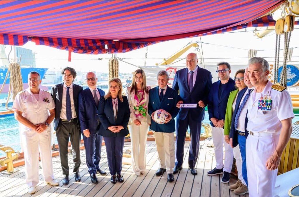 Questa immagine ha l'attributo alt vuoto; il nome del file è del-piero-vespucci-1024x676.jpg