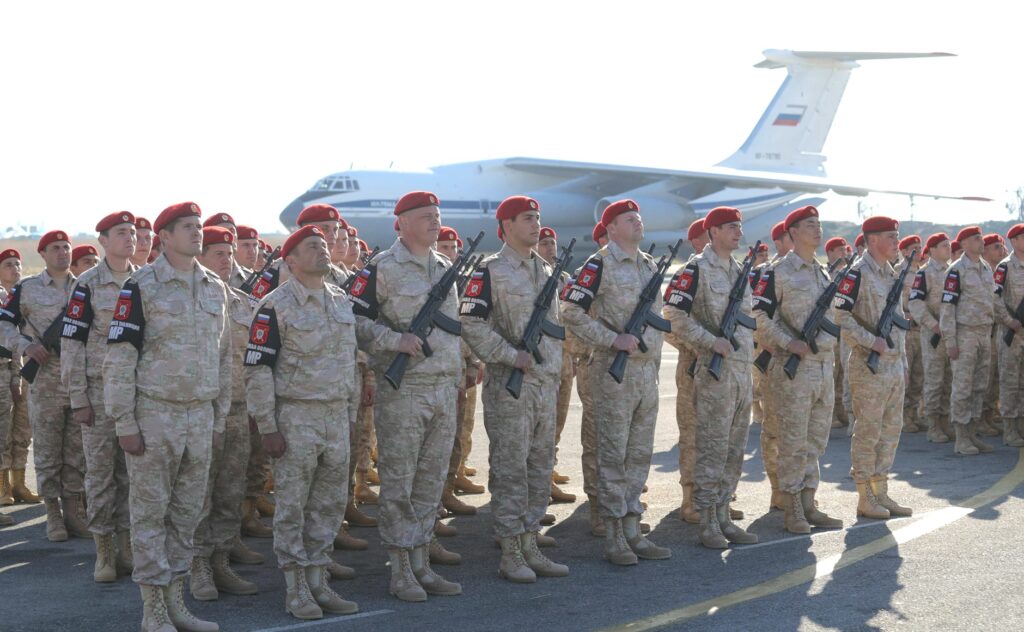 Questa immagine ha l'attributo alt vuoto; il nome del file è russian-military-police-syria-1024x632.jpg