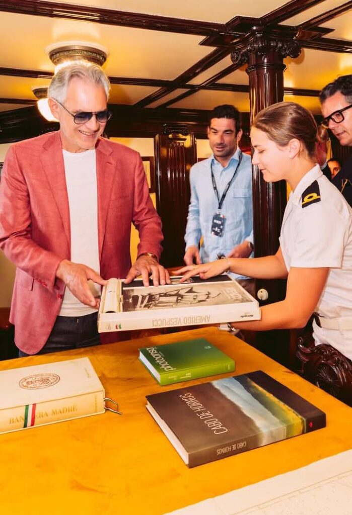 Questa immagine ha l'attributo alt vuoto; il nome del file è vespucci-699x1024.jpg