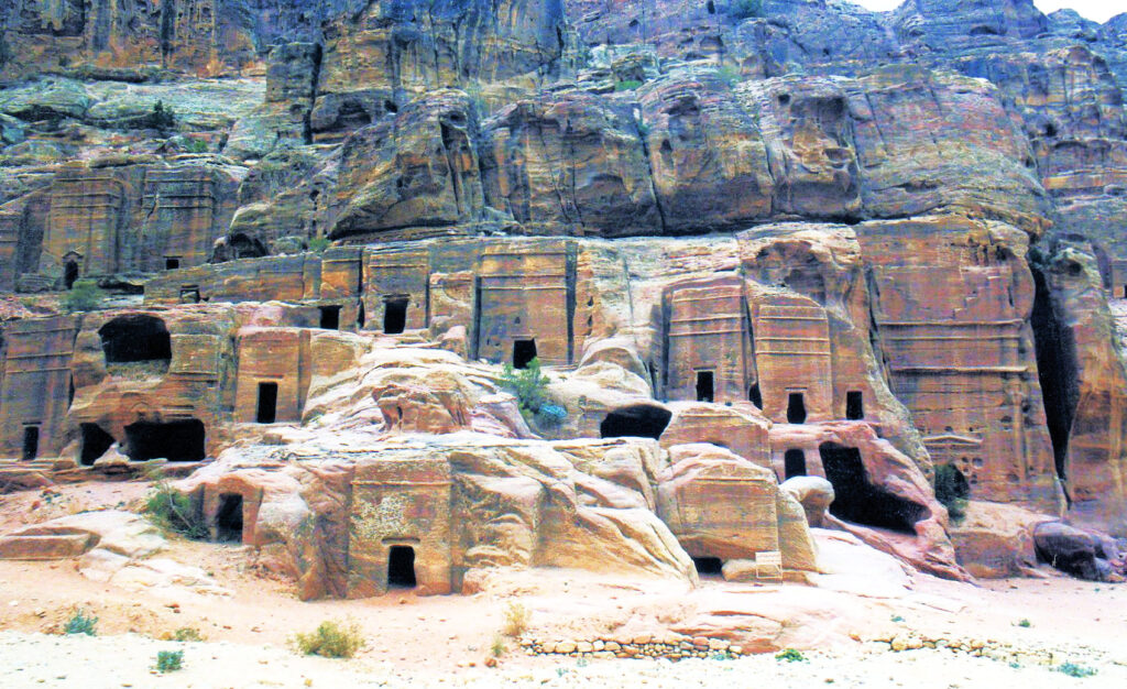 Questa immagine ha l'attributo alt vuoto; il nome del file è Petra-199-1024x626.jpg