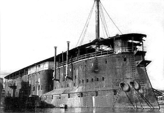 Questa immagine ha l'attributo alt vuoto; il nome del file è Nave-Feuerspeier-Buttafuoco-f.p.g.c.-Mario-Veronesi-a-www.lavocedelmarinaio.com_.jpg