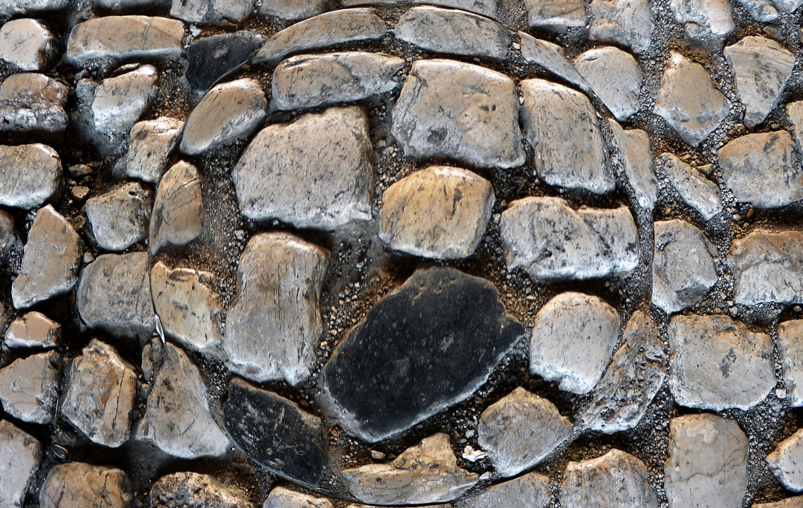 Questa immagine ha l'attributo alt vuoto; il nome del file è sfera-DSC_0063-zoomed-scaled.jpg