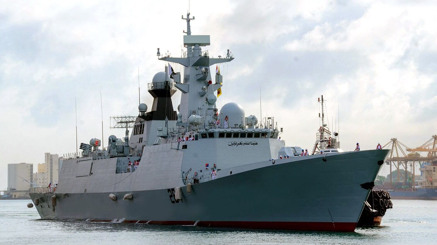 Questa immagine ha l'attributo alt vuoto; il nome del file è Pakistan-Navy-Ship-SHAHJAHAN-navy2.jpg
