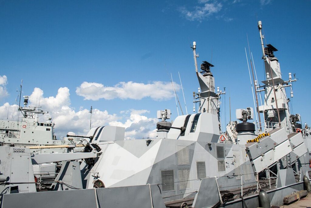 Questa immagine ha l'attributo alt vuoto; il nome del file è SWEDEN-Ships_at_Berga_navy_base_Sweden-5-1024x683.jpg