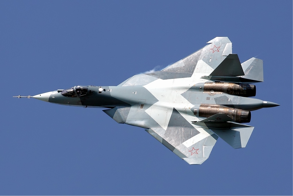 Questa immagine ha l'attributo alt vuoto; il nome del file è Sukhoi_T-50_Maksimov.jpg