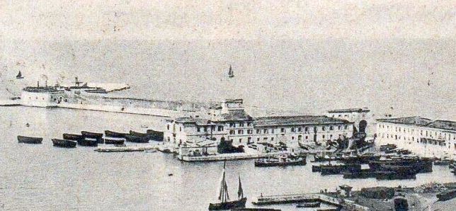 Questa immagine ha l'attributo alt vuoto; il nome del file è Capitaneria-di-porto-e-della-Sanita-Marittima-ancona.jpg