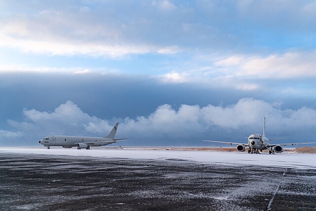 Questa immagine ha l'attributo alt vuoto; il nome del file è VP-4_Operates_out_of_Keflavik_Air_Base_6022005.jpg
