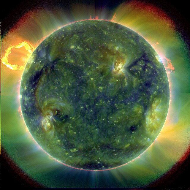 Questa immagine ha l'attributo alt vuoto; il nome del file è astronomia-Ultiwavelength_extreme_ultraviolet_sun.jpg