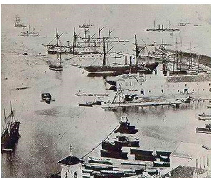 Questa immagine ha l'attributo alt vuoto; il nome del file è flotta-italiana-a-ancona-dopo-Lissa.jpg