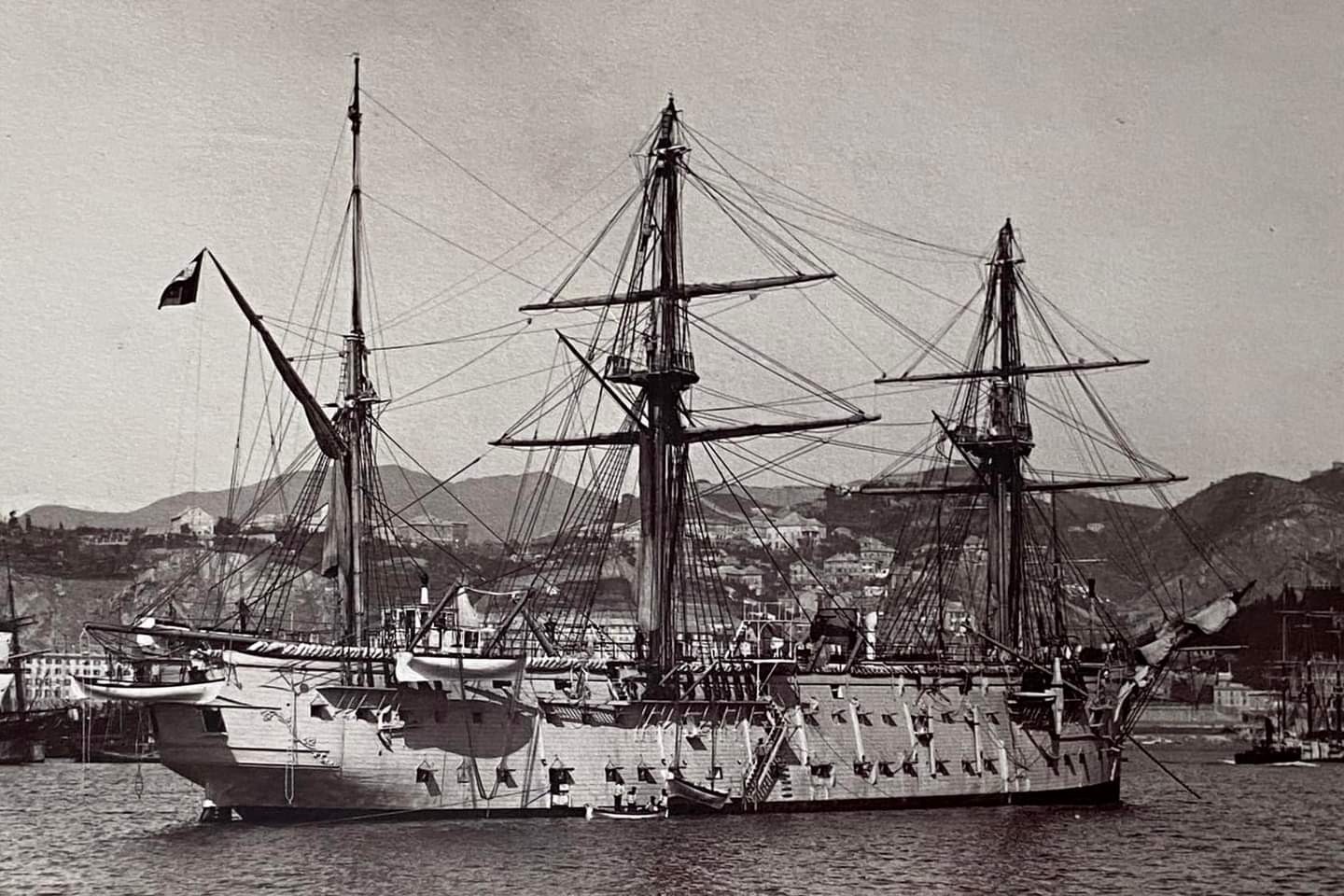 Questa immagine ha l'attributo alt vuoto; il nome del file è re-galantuomo-scuola-cannoniere.jpg