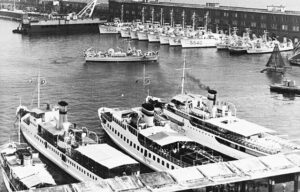 Italian_minesweepers_at_Naples_in_1961