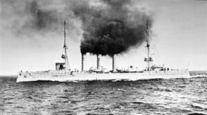 Bundesarchiv_DVM_10_Bild-23-61-13,_Kleiner_Kreuzer__SMS_Emden_I_ (1)